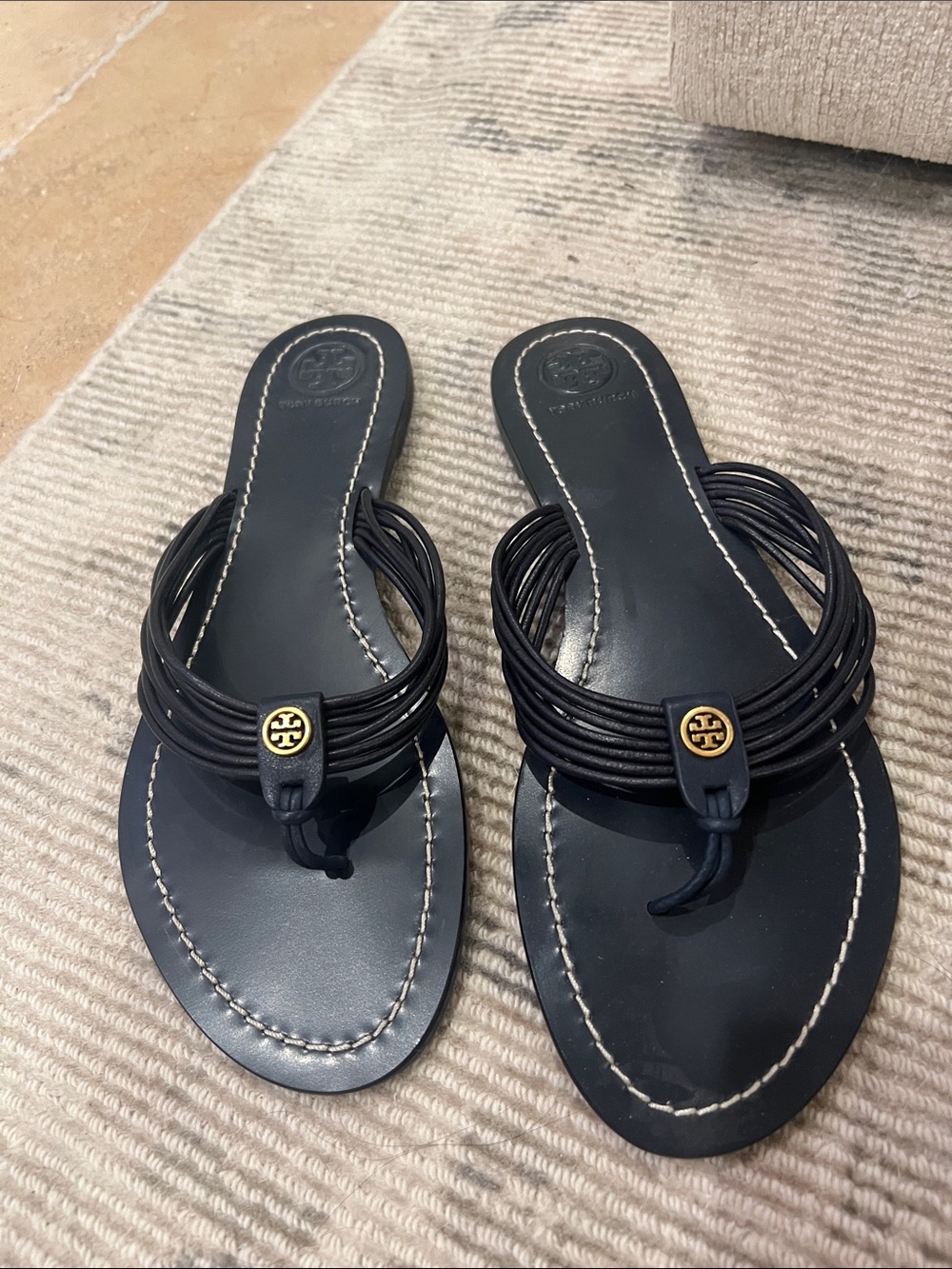 Tory Burch navtLeather Multi-Strap Toe-Post Sandals with Gold Logo NEW